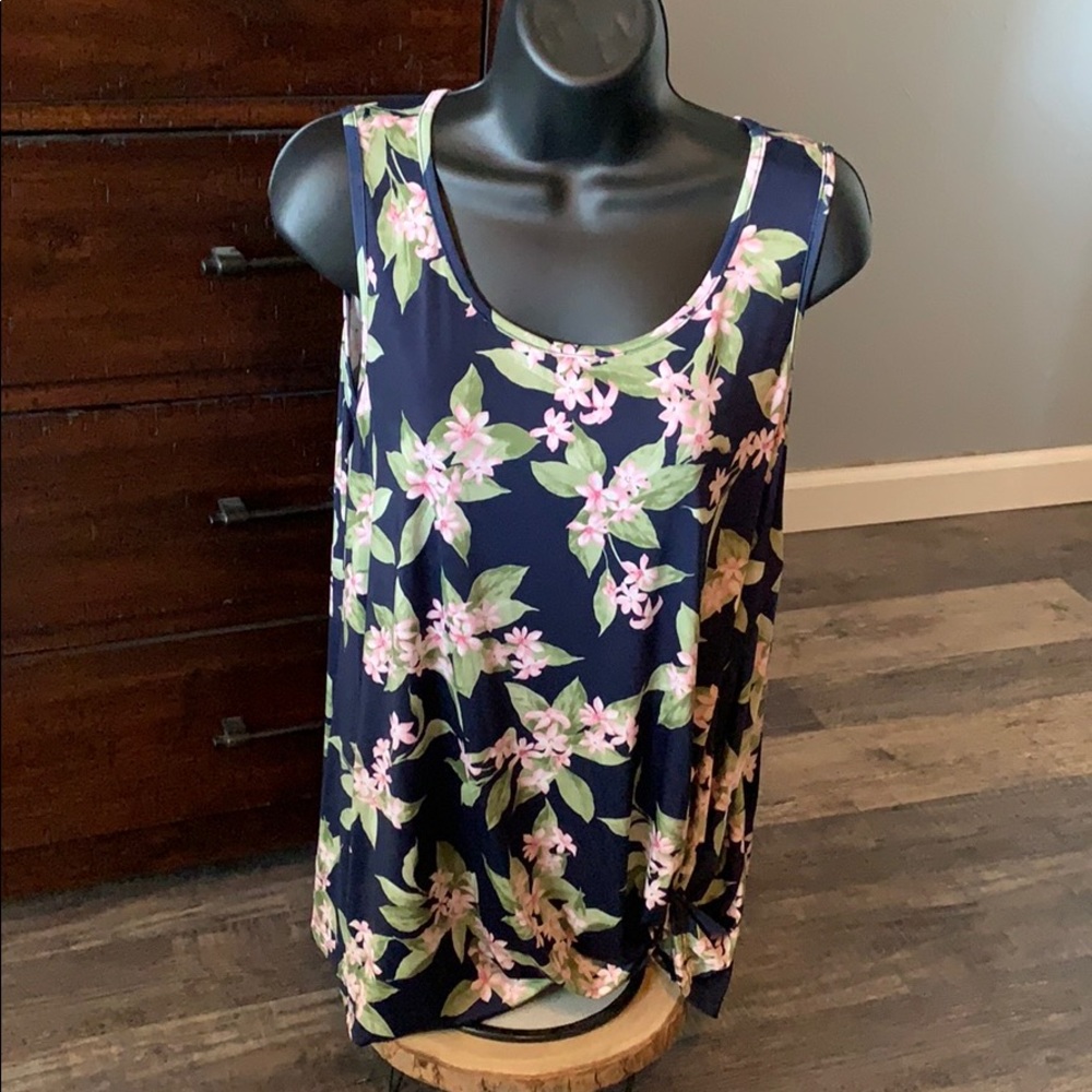 Navy floral twist tank top Medium